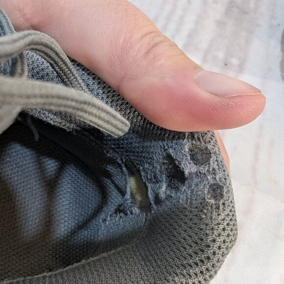 On Running Cloudventure Women's 8 Black Synthetic Waterproof Athletic Sneaker - Picture 4 of 10